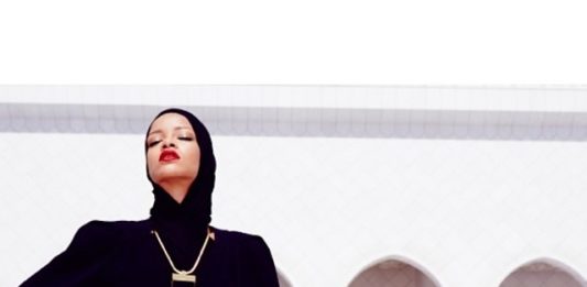 rihanna-mosquée-cheikh-zayed-Dubai